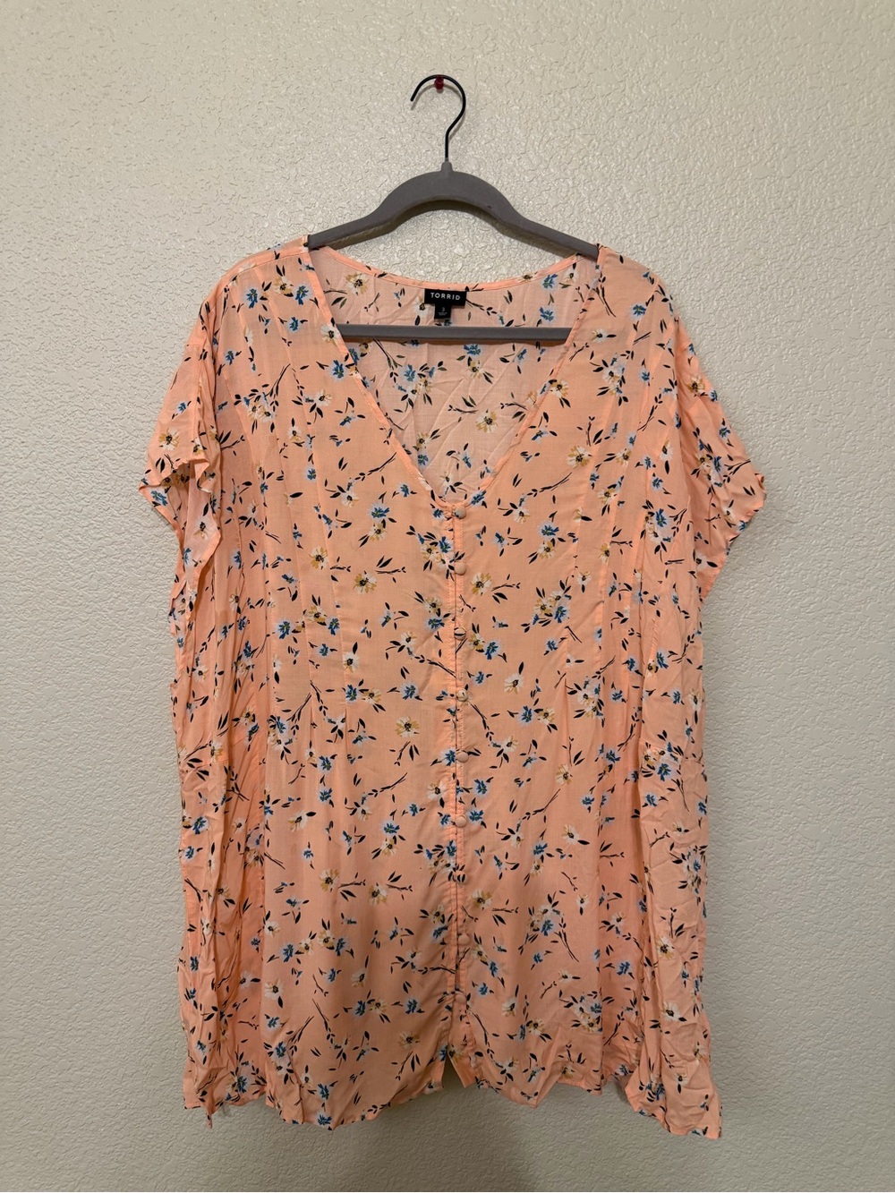 torrid Peach Floral Button-Front V-Neck Tunic Top